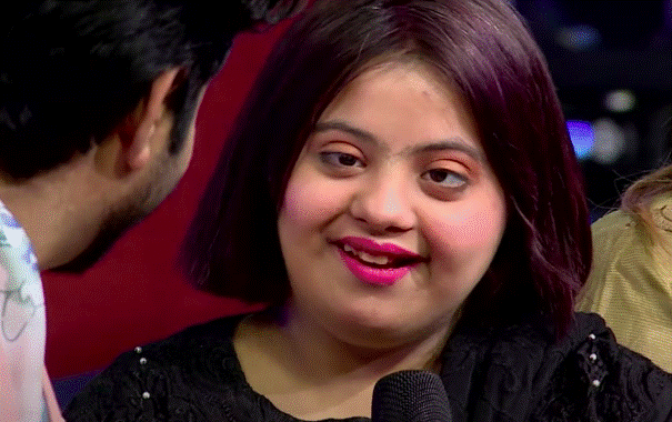 عمران اشرف نے شائقین کی میٹھی گفتگو سے دل جیت لیے