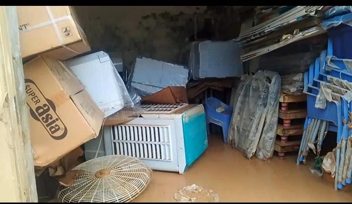 چکوال: ڈہوڈہ قصبہ سیلابی ریلے کی زد میں، درجنوں گھر تباہ