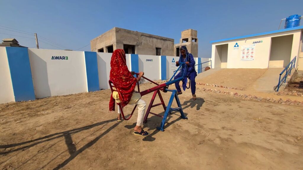 عمرکوٹ کیسے محفوظ اسکولوں کے ذریعے لڑکیوں کی تعلیم کو فروغ دے رہا ہے؟